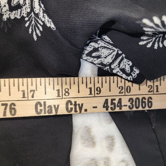 Black & White Semi Sheer 3/4 Sleeve V-Neck Lace Up Tunic Size Small - Picture 7 of 9